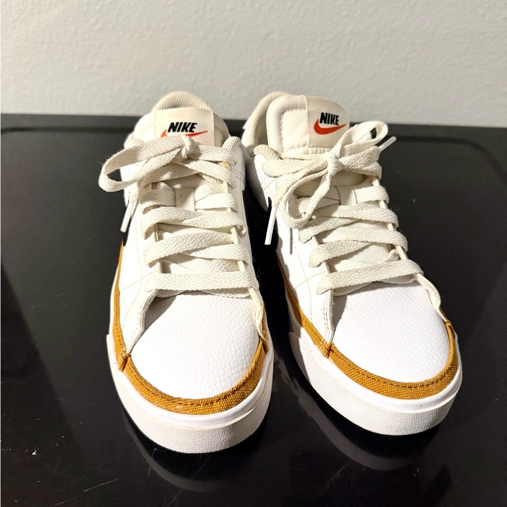 Nike Cream and Black Sneakers with Gold Trim - Picture 2 of 4